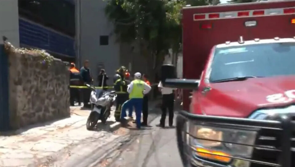 MUERE TRABAJADOR TRAS COLAPSO DE ANTENA EN LA CDMX