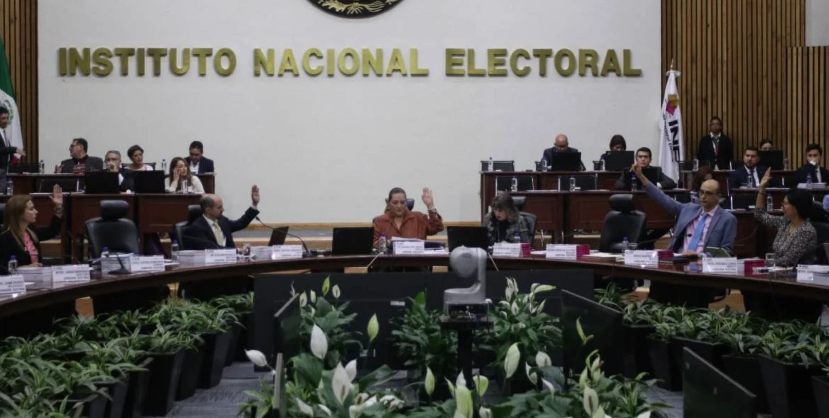 INE REDUCE MULTAS A PARTIDOS POR IRREGULARIDADES EN CAMPAÑAS