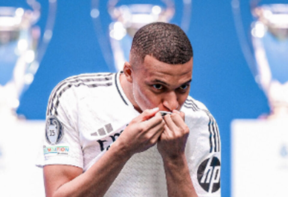 REAL MADRID PRESENTA A MBAPPÉ