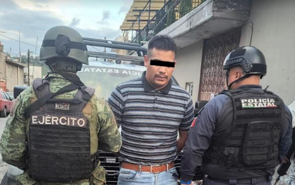 DETIENEN A PROBABLE INVOLUCRADO EN DELITOS CONTRA LA SALUD Y USO DE DOCUMENTOS FALSOS