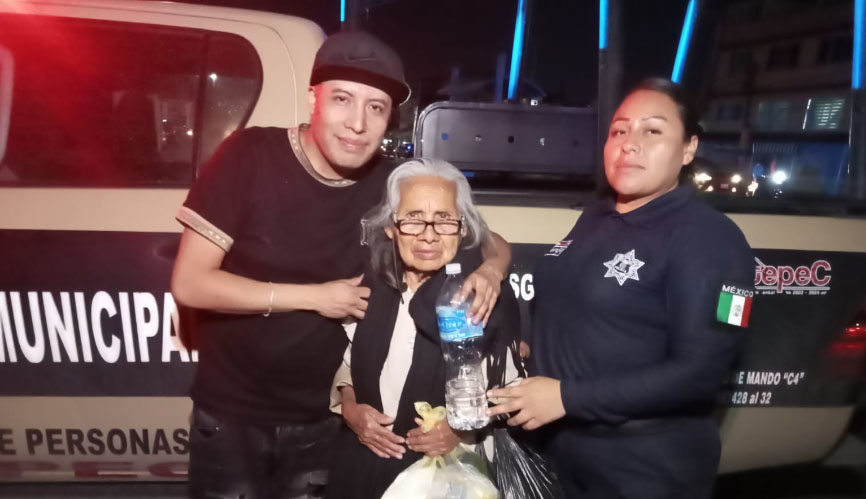 POLICÍA DE ECATEPEC LOCALIZA A MUJER DE 85 AÑOS REPORTADA COMO