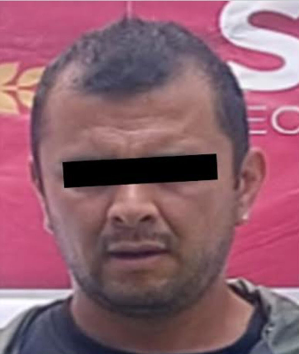 DETIENEN A UN HOMBRE POR POSIBLE ROBO A NEGOCIO EN METEPEC