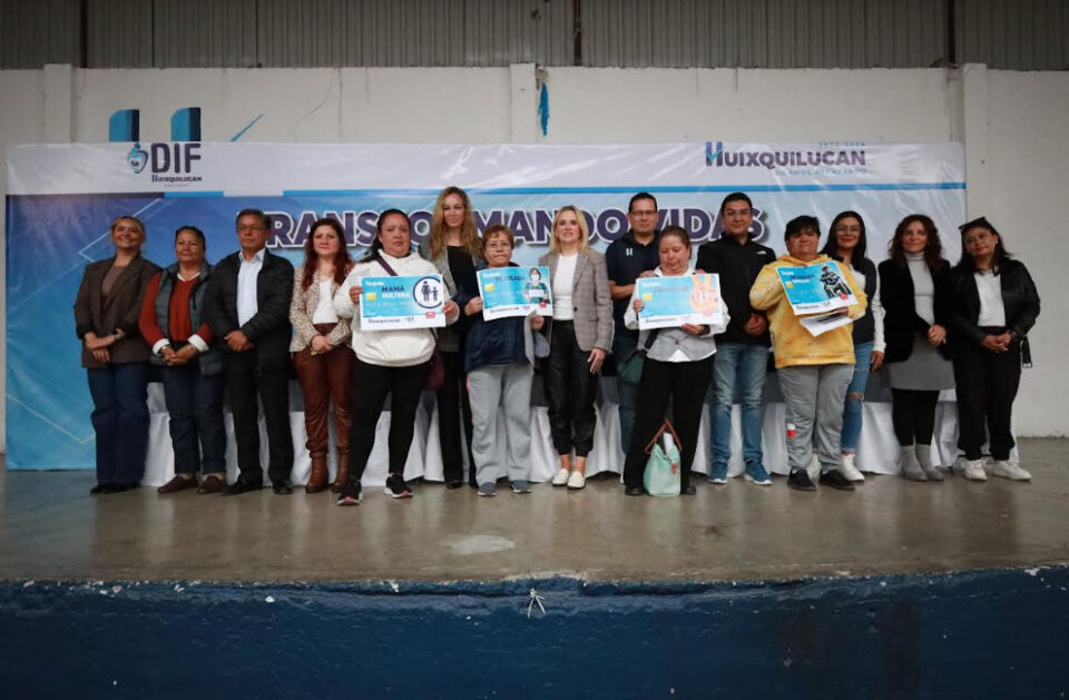 ENTREGA HUIXQUILUCAN APOYOS A MÁS DE 11 MIL PERSONAS EN SITUACIÓN VULNERABLE