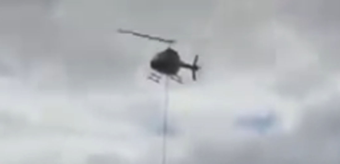 HELICÓPTERO SE DESPLOMA EN PRESA DE CHIHUAHUA; RESCATAN A 2 PERSONAS