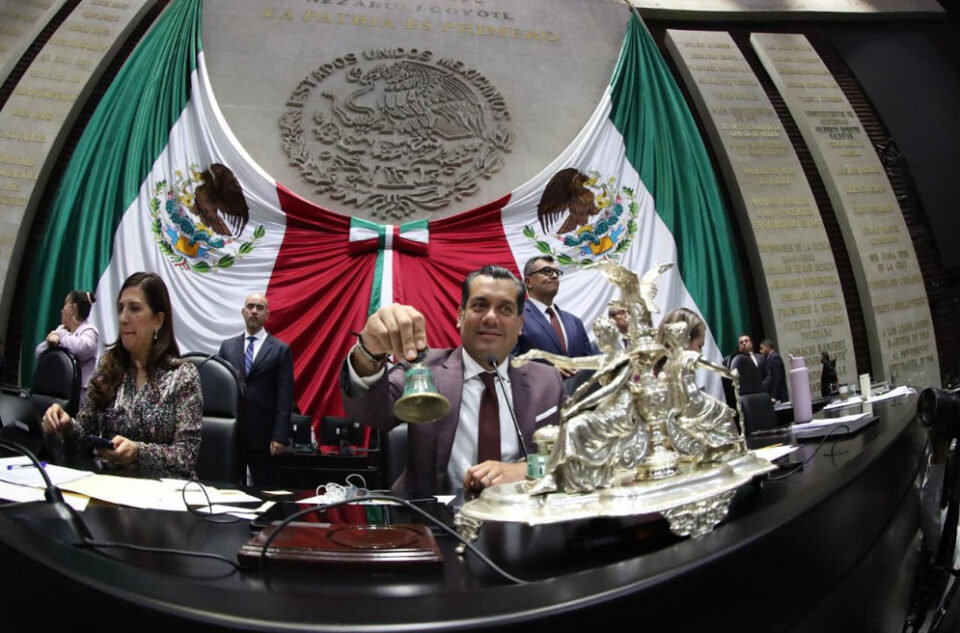 OCHO DIPUTADOS SE SUMAN A GRUPOS DE MORENA Y PT