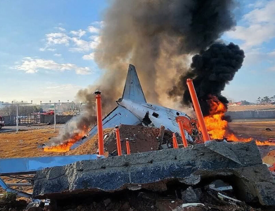 ACCIDENTE AÉREO EN COREA DEL SUR DEJA 179 MUERTOS