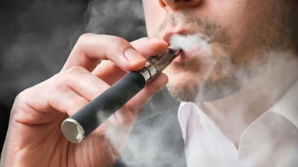 SENADO APRUEBA PROHIBICIÓN A VAPEADORES Y FENTANILO