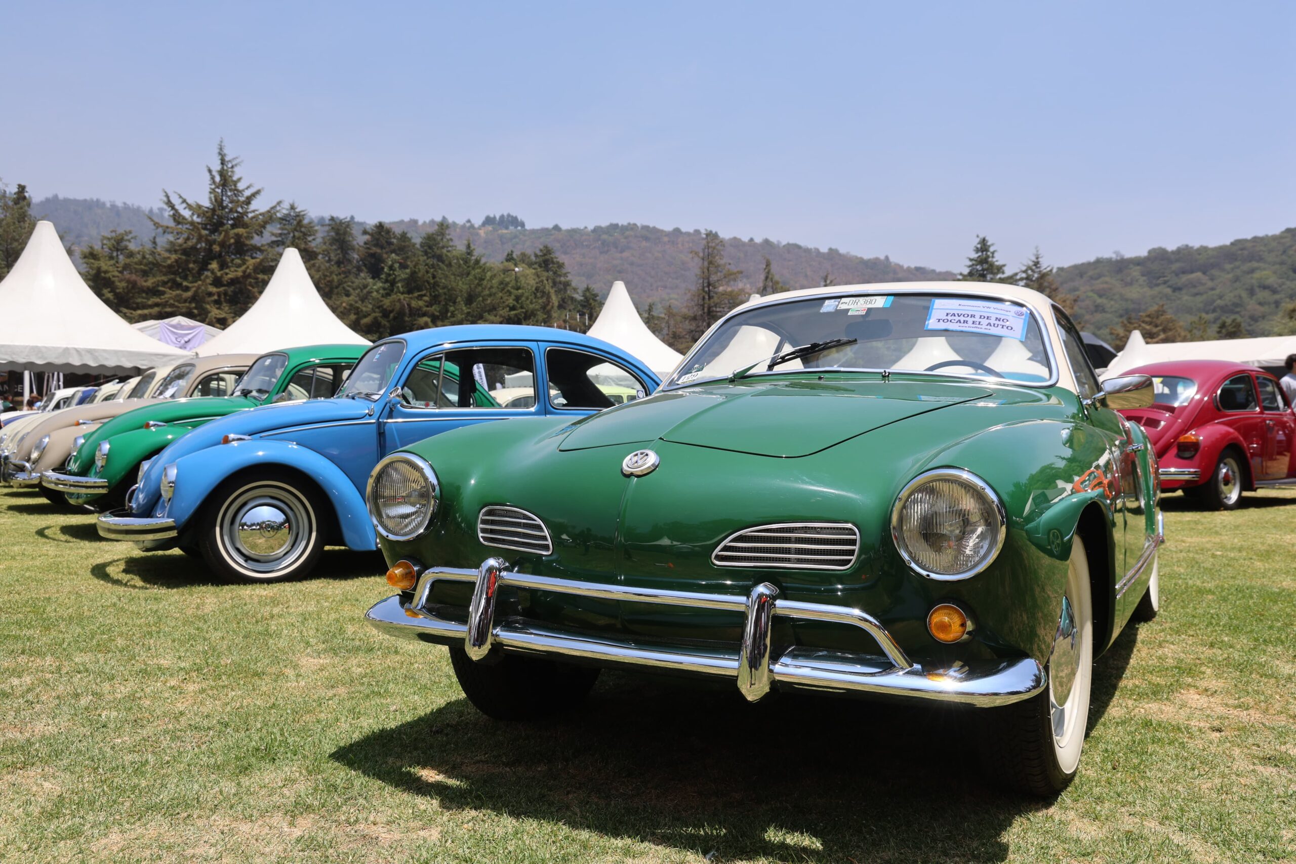 Exhibición de automóviles en la XXXVII Gran Concurso Internacional de Elegancia