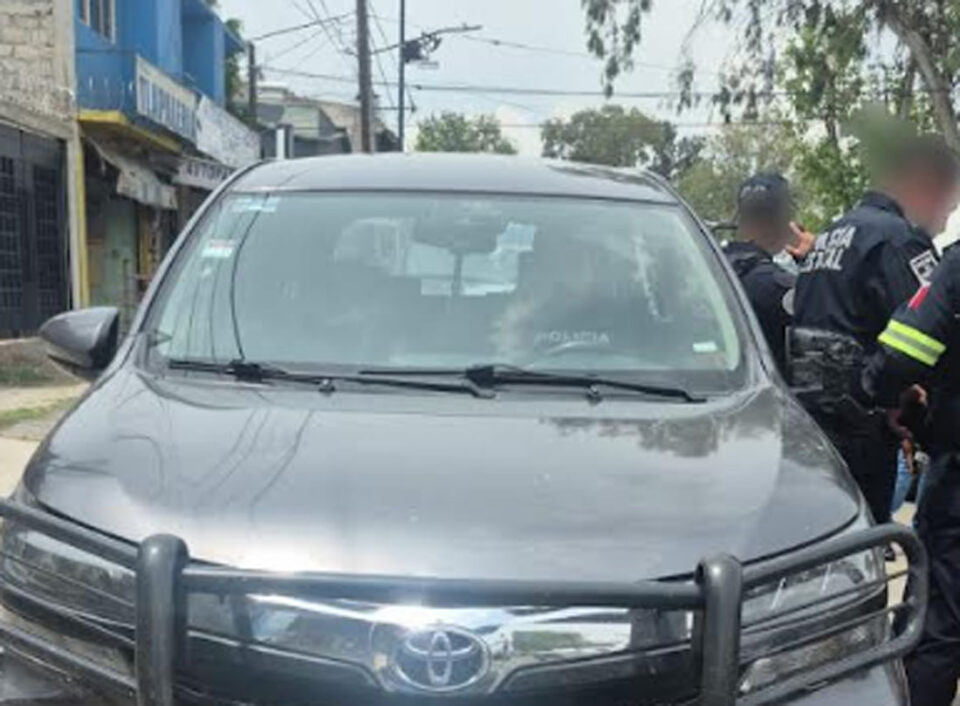 Aseguran vehículo presuntamente relacionado con un robo en Ecatepec