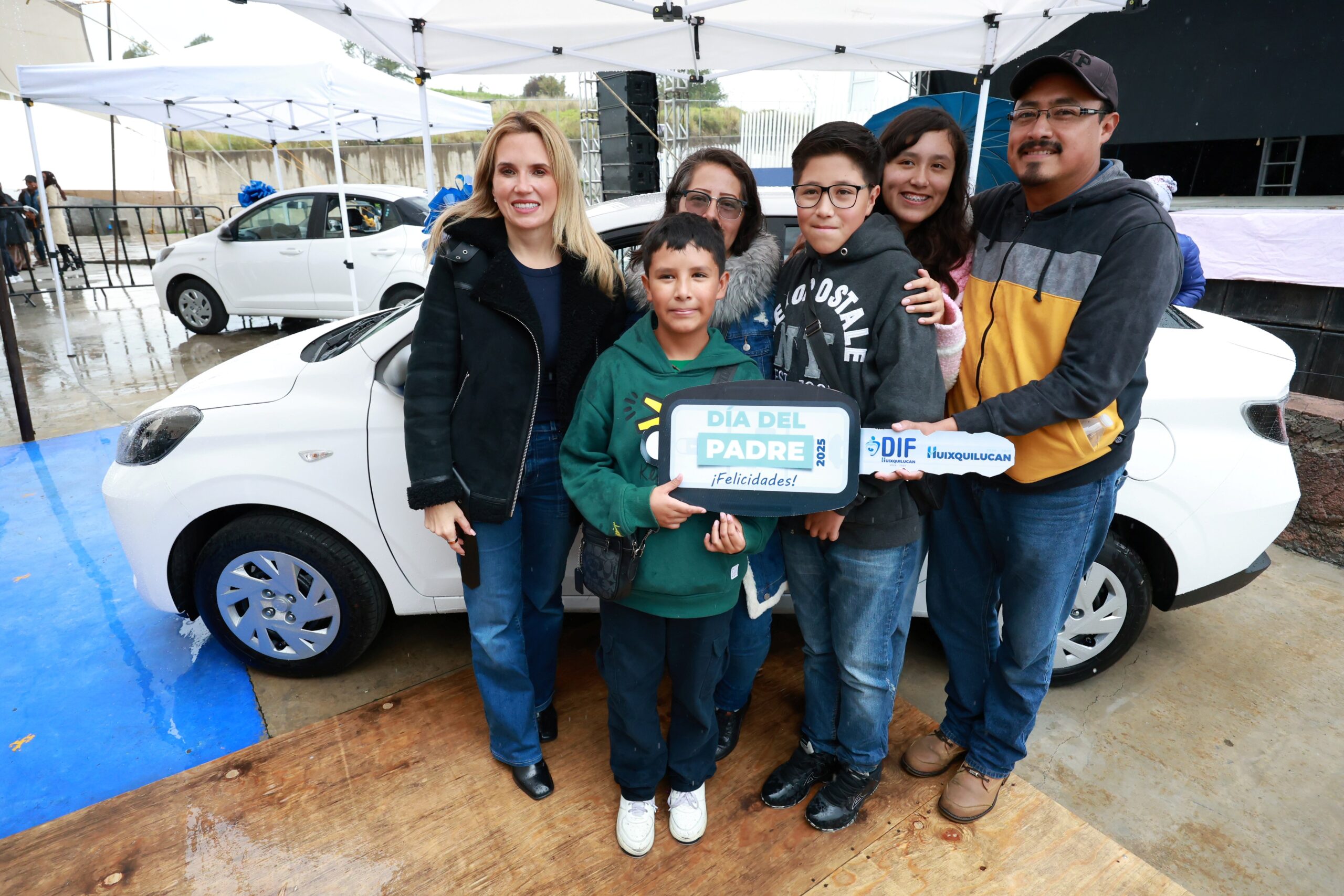 Huixquilucan celebra el Día del Padre con rifa de 7 autos