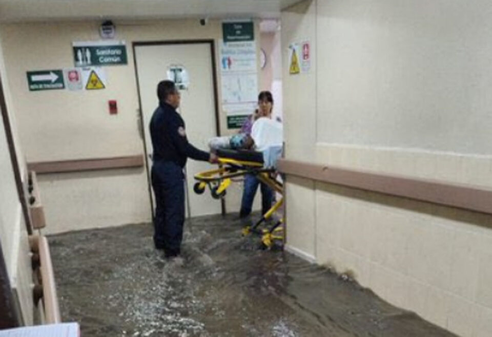 inundación-hospital-general-de-zona-53-los-reyes-la-paz imss los reyes la paz