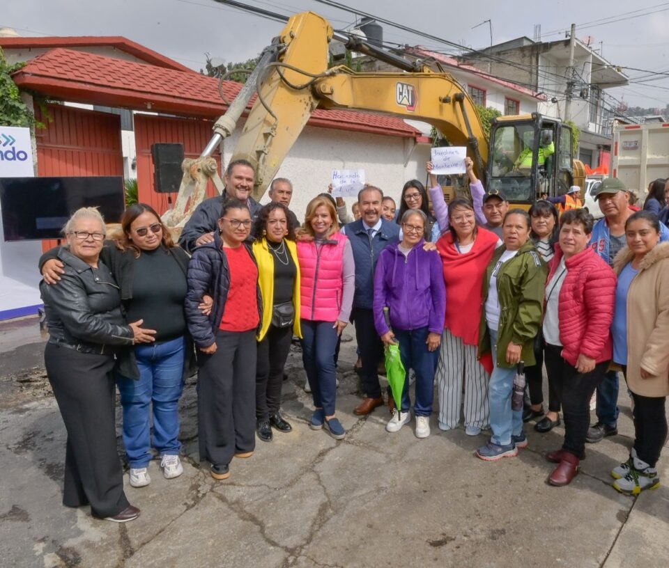 Rehabilitan avenida en San Miguel Xochimanga, Atizapán