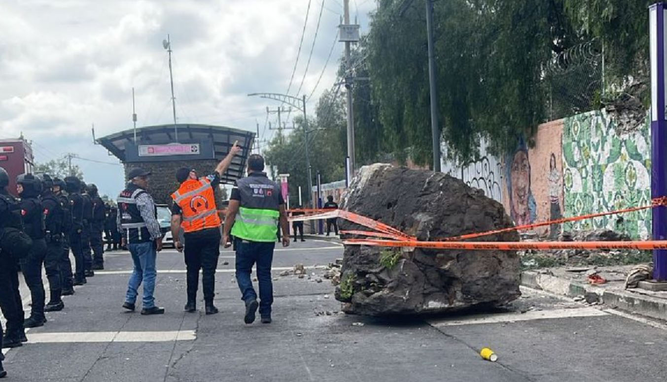 Cae enorme roca del cerro del Tepeyac y deja un lesionado en la GAM