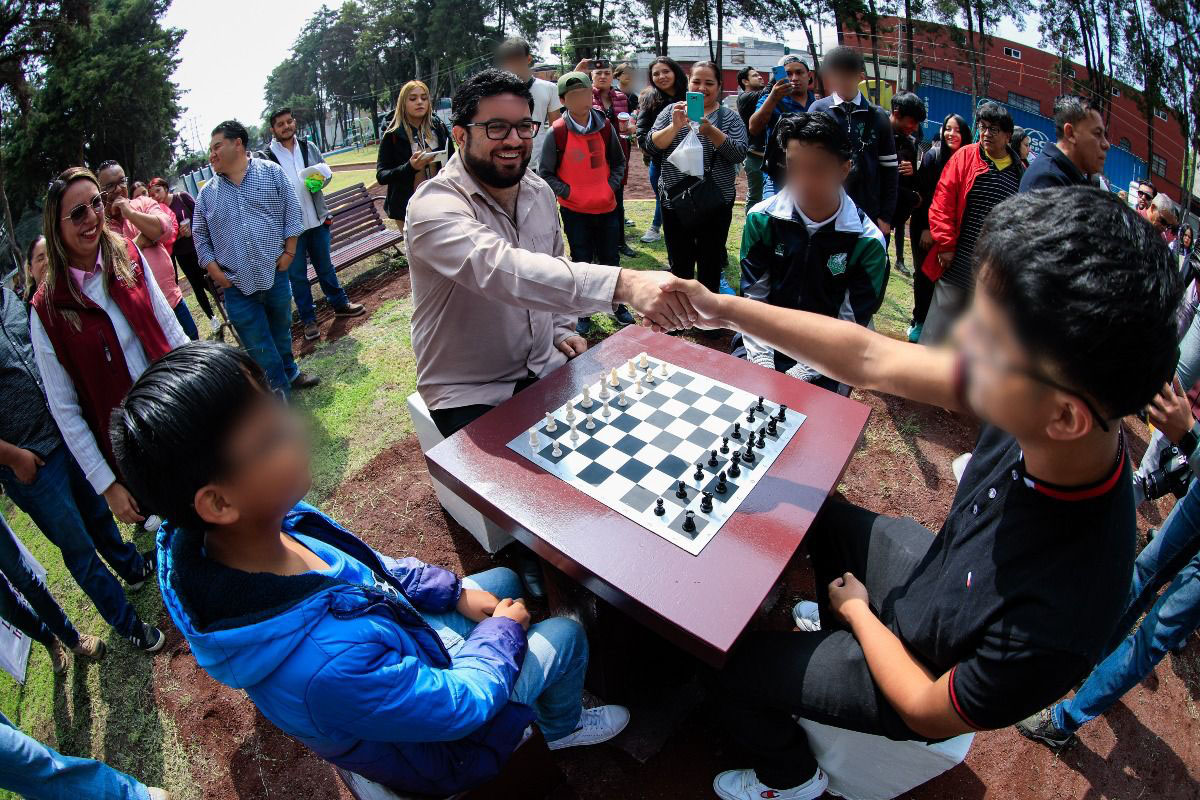 Isaac Montoya entrega noveno Sendero Seguro en Ahuizotla