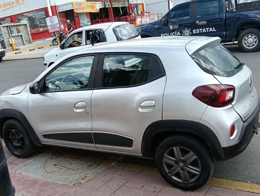 Aseguran vehículo vinculado con al menos dos robos