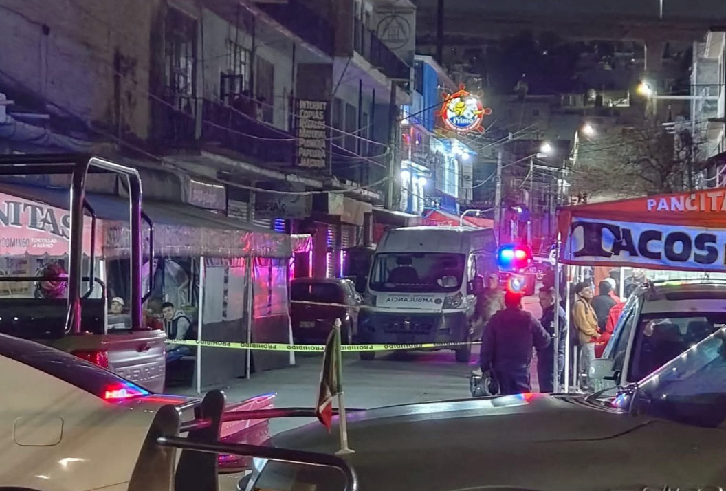 Matan a tres frente a restaurante en Tlalnepantla