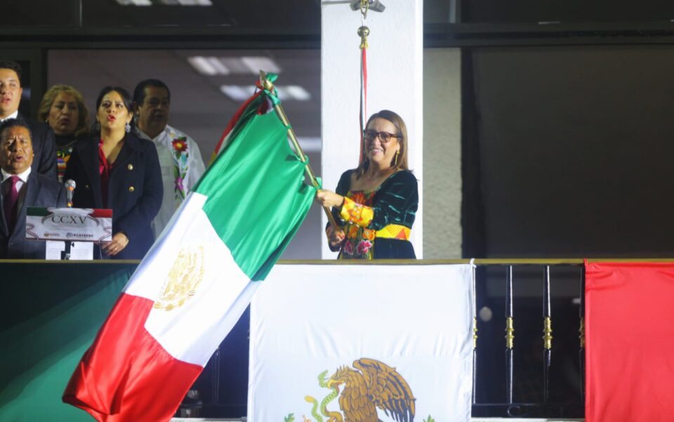 Por primera vez en la historia de Ecatepec una mujer da el Grito de Independencia