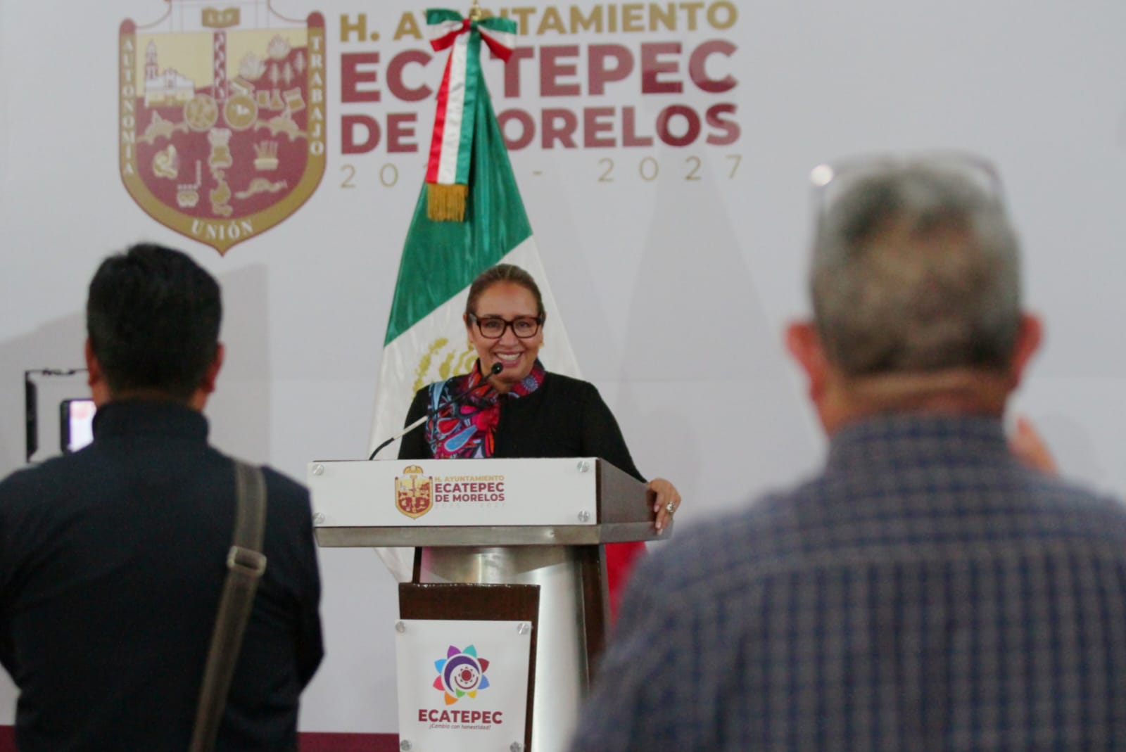 Azucena Cisneros anuncia 37 mil luminarias encendidas y rescate de 180 parques en Ecatepec"