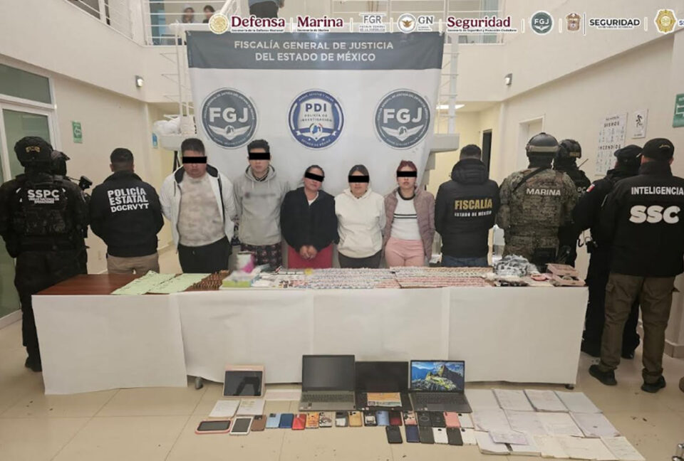 Detienen a cinco presuntos extorsionadores en Acolman