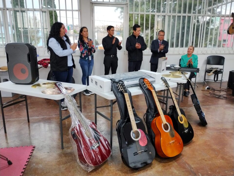 DIF de Cuautitlán Izcalli recibe donación de instrumentos musicales para fortalecer programas culturales