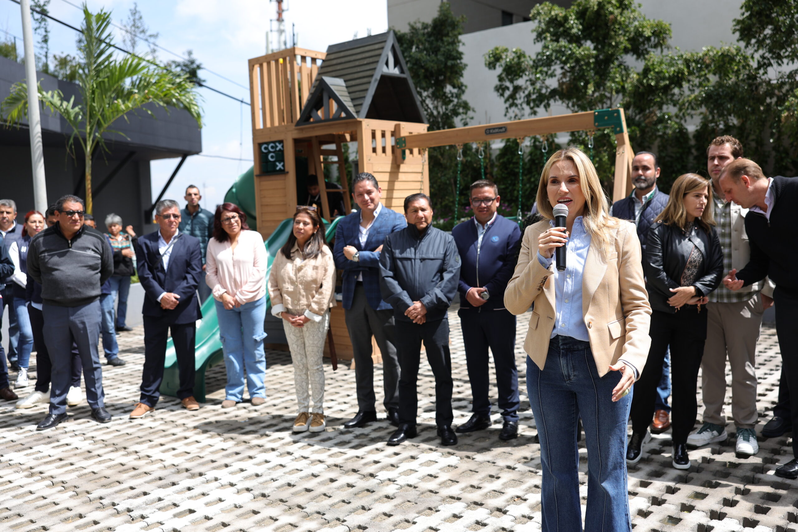 Entrega Huixquilucan parque recreativo en El Olivo