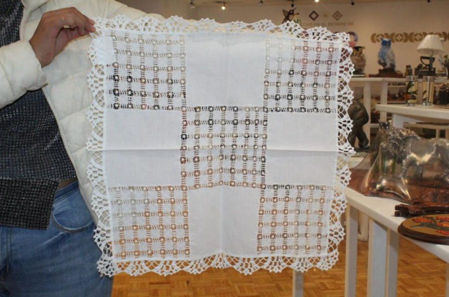 Gobierno del Edomex preserva la tradición artesanal del deshilado