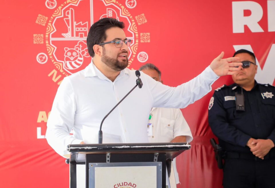 Isaac Montoya entrega aplicación para reportar actos ilícitos en tiempo real al C4