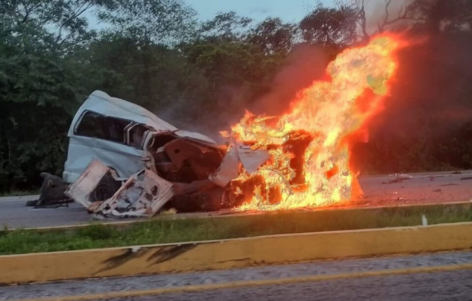 Mueren 15 personas en accidente en la carretera Mérida-Campeche