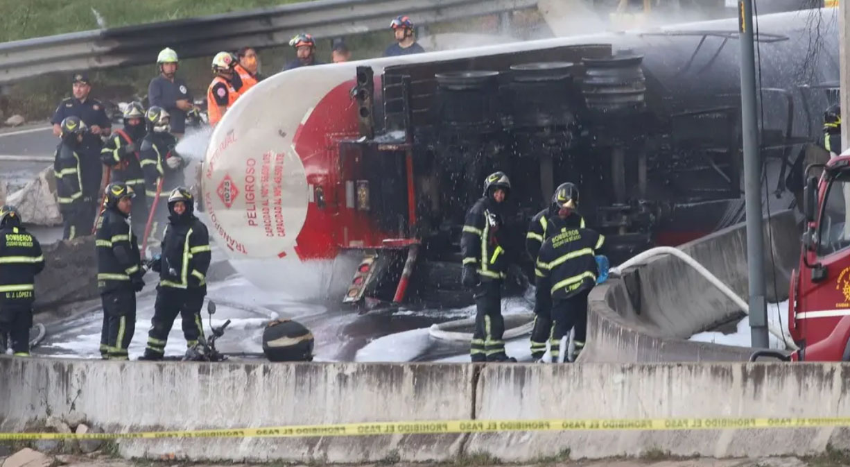 Suman 29 muertos tras explosión de pipa de gas en Iztapalapa