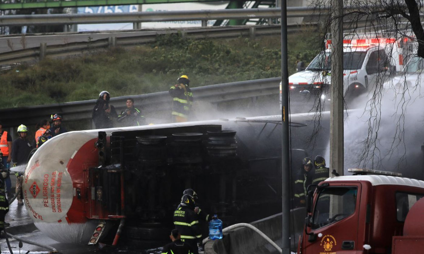 Un maestro de Matemáticas, entre las víctimas de la explosión de una pipa en el Puente de la Concordia