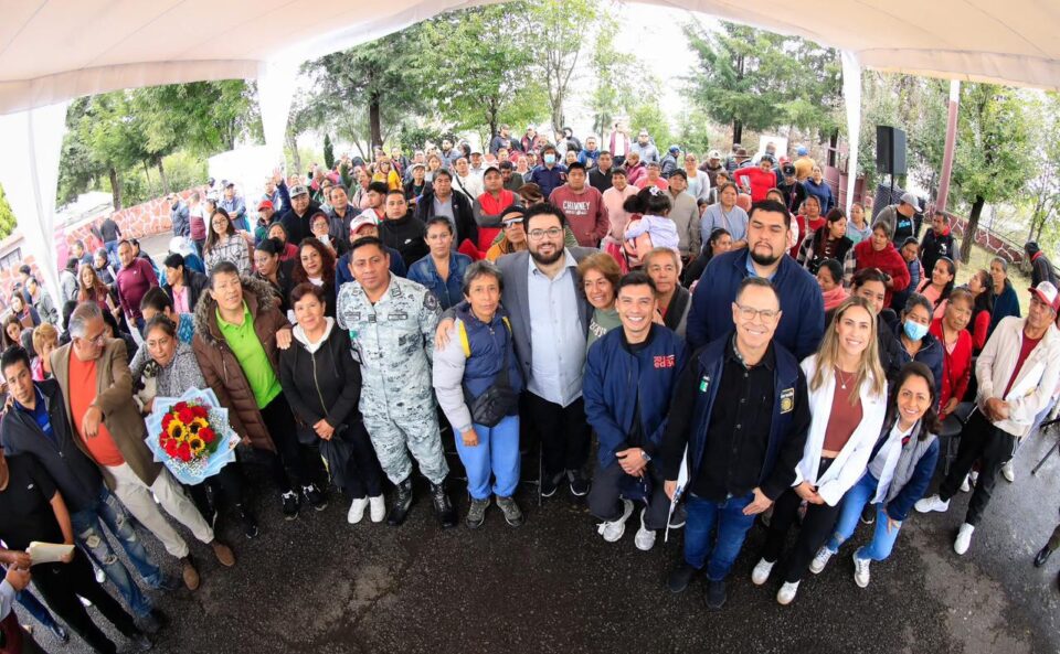 Alcalde Isaac Montoya acerca actividades deportivas y sociales a la colonia Buenavista