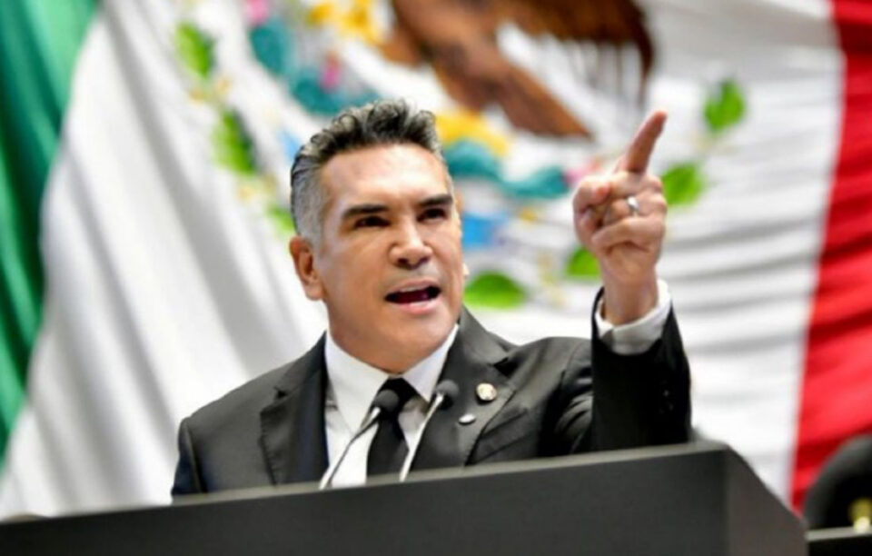 Alejandro Moreno denuncia a Claudia Sheinbaum por difamación