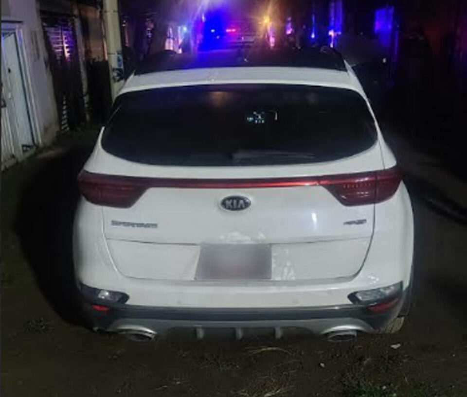 Aseguran vehículo probablemente utilizado en un ataque con arma de fuego