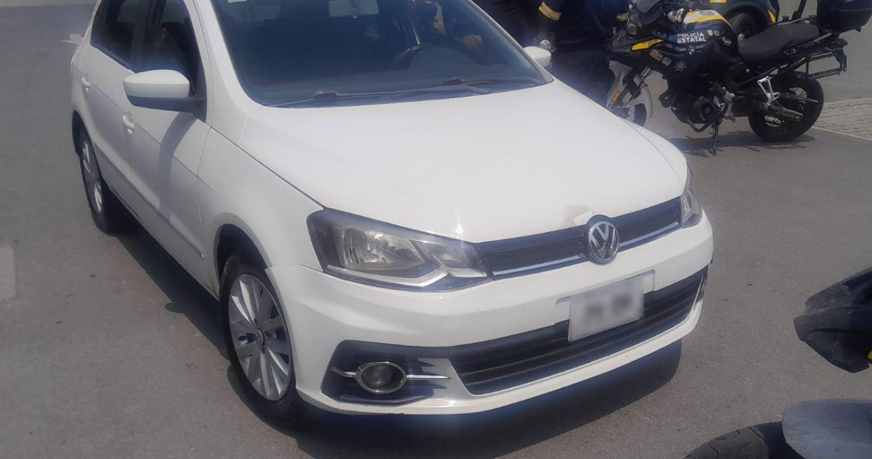 Aseguran vehículo vinculado a presunto robo con violencia en Tultitlán