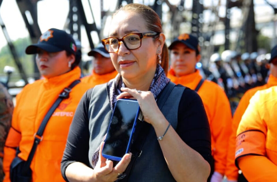 Azucena Cisneros exhorta a evitar “mordidas” y actos de corrupción en Tránsito