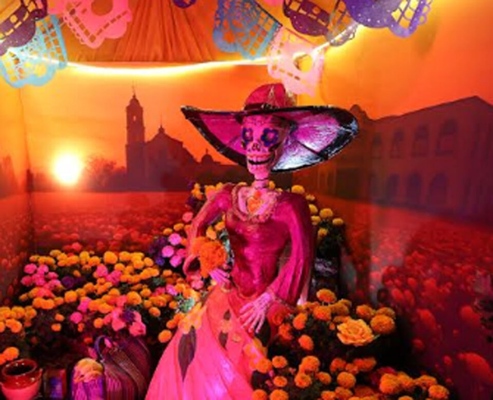 Huixquilucan celebra el Día de Muertos con exhibición de ofrendas tradicionales