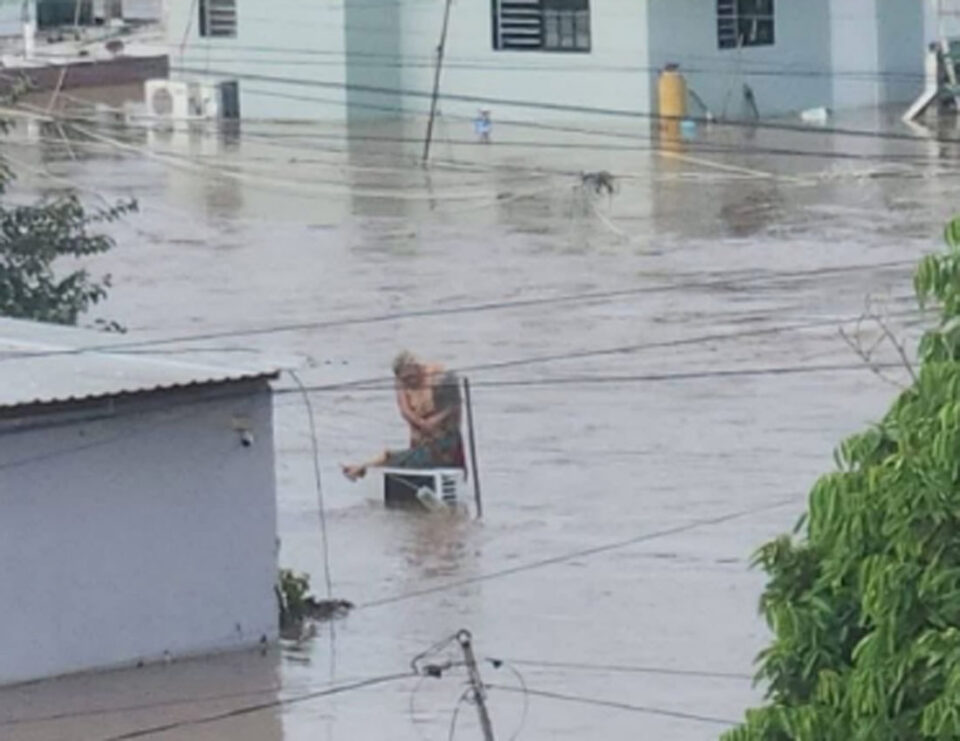 Inundaciones en Poza Rica: pobladores claman por ayuda tras desbordamiento del río Cazones