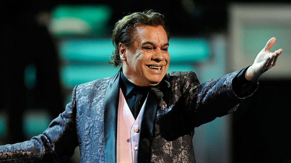 Juan Gabriel regresa al Zócalo: proyectarán su icónico concierto de Bellas Artes