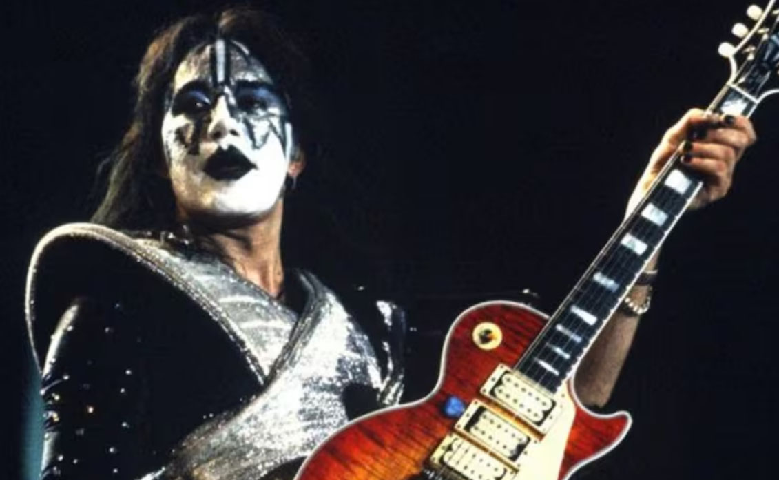 Muere Ace Frehley, guitarrista original de KISS, tras grave hemorragia cerebral
