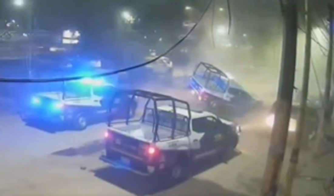 Persecución termina mal: patrulla de Nezahualcóyotl cae en un hoyo y el sospechoso escapa