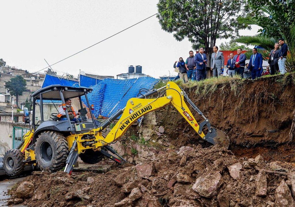 pedro-rodriguez-fortalece-la-infraestructura-de-la-primaria-nino-artillero-en-atizapan