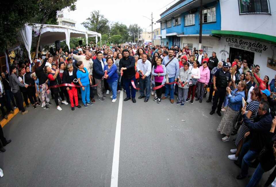 Tras años de abandono, rehabilitan la avenida Ferrocarriles Nacionales en Naucalpan