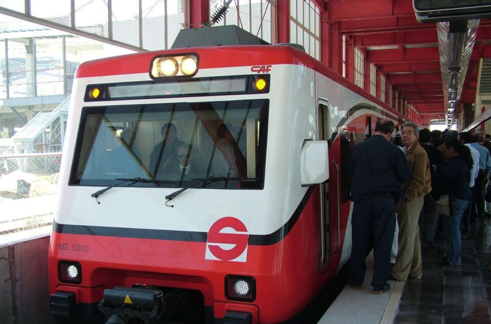 Tren Suburbano reanuda servicio tras presunta fuga de gas