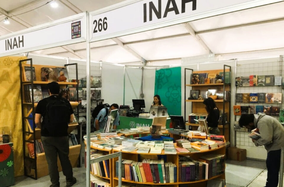 XXV Feria del Libro del Zócalo: Más de 300 títulos del INAH disponibles para el público