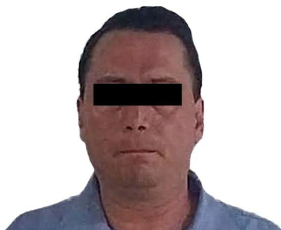 Detienen a sujeto por fraude en la venta de vehículos en Tlalnepantla