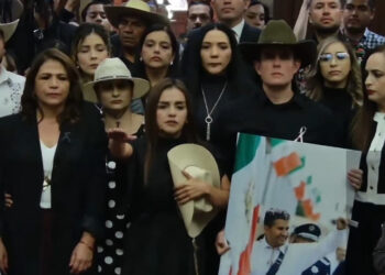 Grecia Quiroz toma protesta como alcaldesa de Uruapan tras asesinato de Carlos Manzo