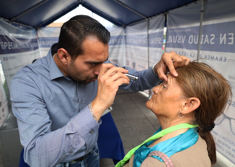 Huixquilucan invita a realizarse exámenes de la vista gratuitos