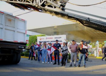 Inicia Azucena Cisneros trabajos de repavimentación en la avenida Revolución (30-30)