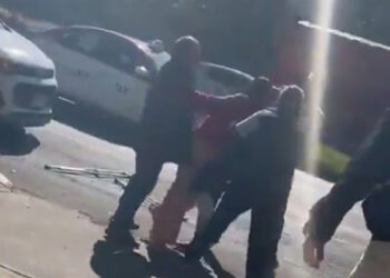 Vigilante del CCH Vallejo agrede a alumna en muletas y a su madre