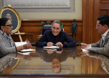 Claudia Sheinbaum invita al papa León XIV a visitar México